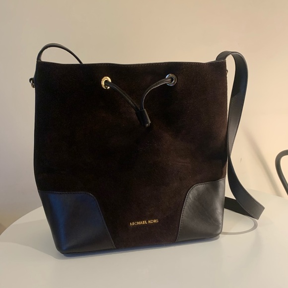 Michael Kors Bucket Bag - Picture 1 of 6